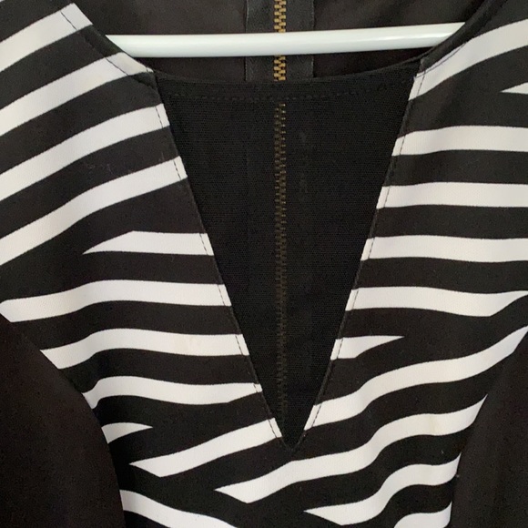 GUESS - black and white dress - Picture 2 of 3